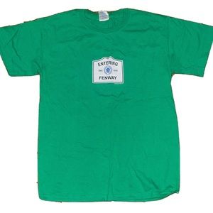 Fenway Park Unisex Small Boston Green Shirt 2005 Love That Dirty Water Gildan T